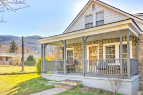 Lovely Swannanoa Abode with Black Mountain View!